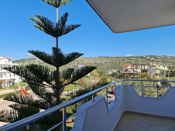 Property grounds, Hotel Alex, Sarandës