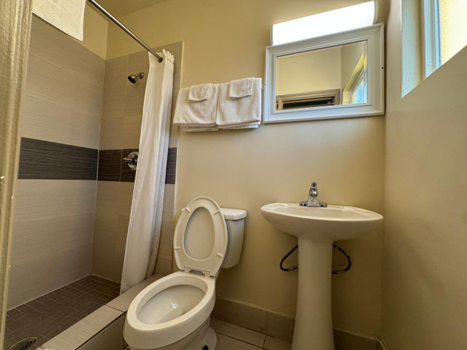 2, American Inn, Brevard