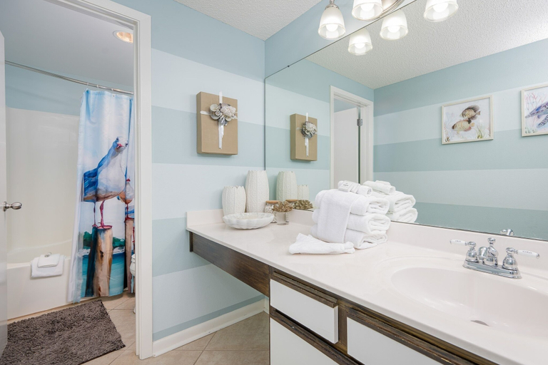 Bathroom 2, Phoenix Viii 8802 2 Bedroom Condo, Baldwin