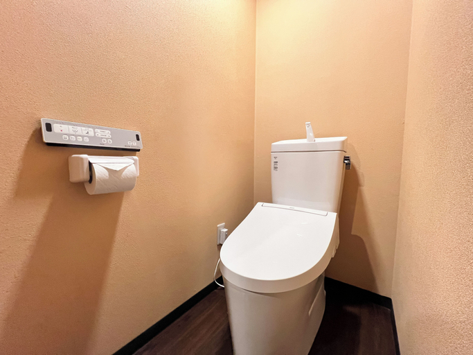 Bathroom 5, Hostel Miyagawa by Murasaki, Takayama