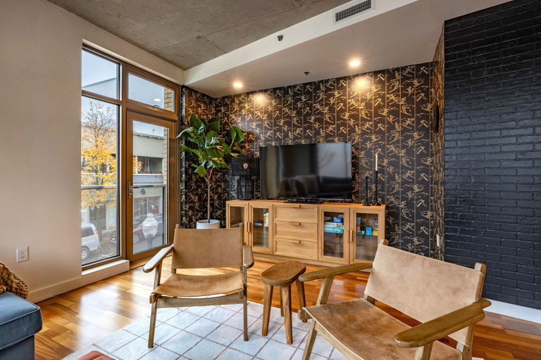 Living area 5, Doppio Perch 1 Bedroom Condo, Hood River