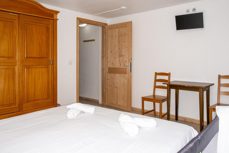Bedroom, Atmosphere Hotel, Isère