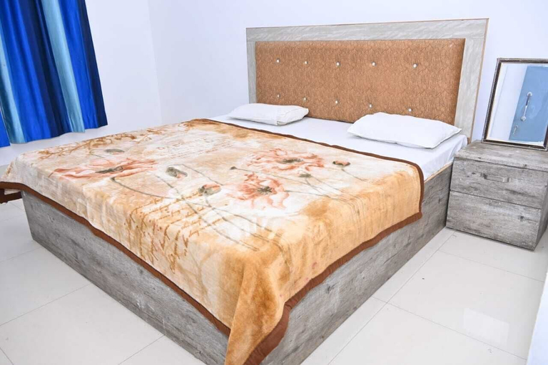 Room 4, NIRMALA GARDEN, Bareilly