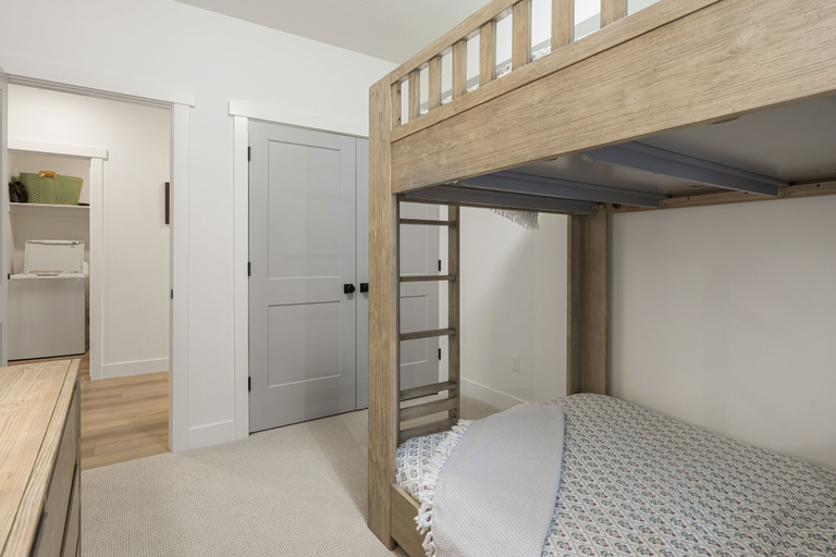 Room 5, The Ranch 3 Bedroom Condo, Washington