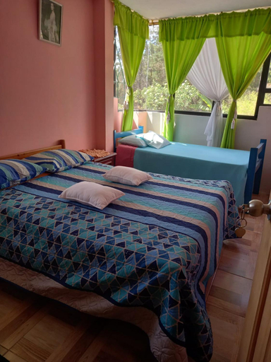 Bedroom, Casa de Huespedes "EL MOLINO" Oasis de Paz e Historia junto Antiguo Molino de agua a 10 min del Aero, Quito