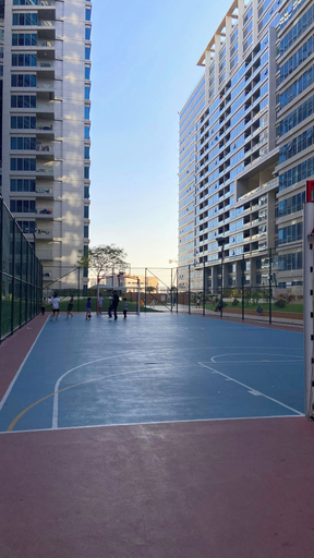 Sport court, SkyCourt Tower By Hostiva, Dubai