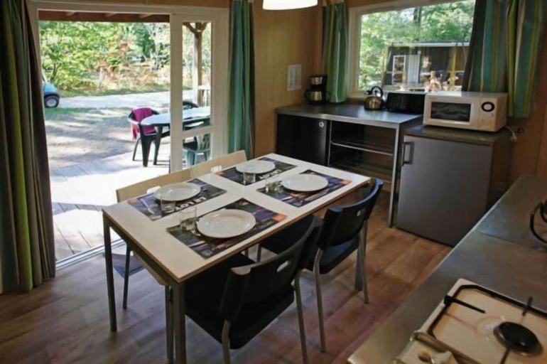 Dining 5, Camping la Clairière, Lot