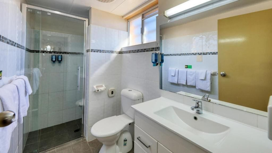 Bathroom 4, Blue Diamond Motor Inn, Dubbo - Pt A
