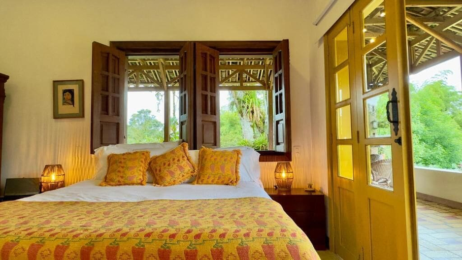 Room 5, Hotel Mandalay 1941, Santa Rosa de Cabal