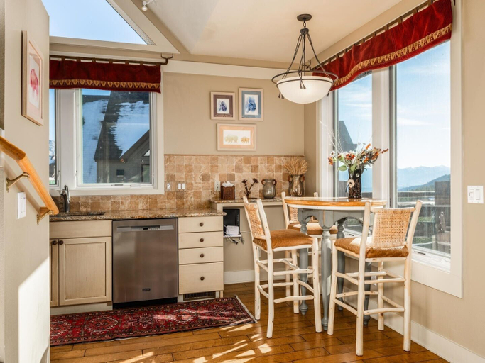 Interior 4, Saddle Ridge F5 3 Bedroom Home, Gallatin