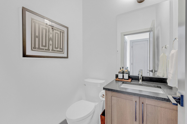 Bathroom 4, Western Star Chalet Ski In Out w Mtn View, Kootenay Boundary