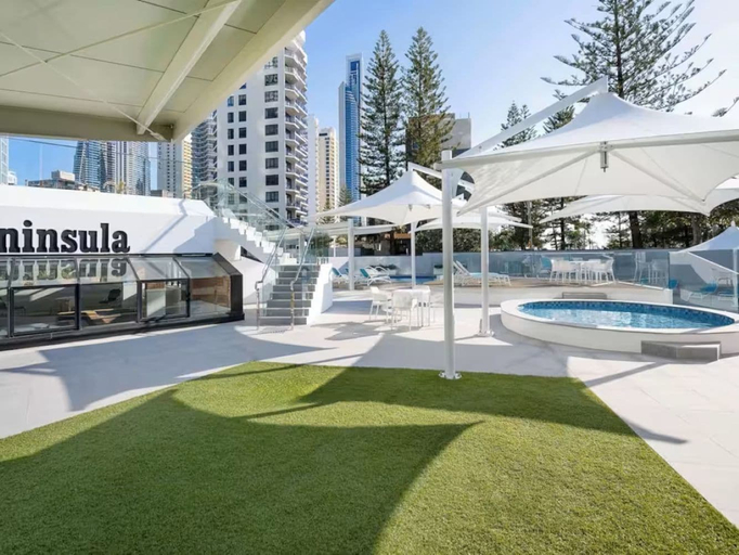 Sport & Beauty 4, Beachfront Bliss in Surfers Paradise, Gold Coast