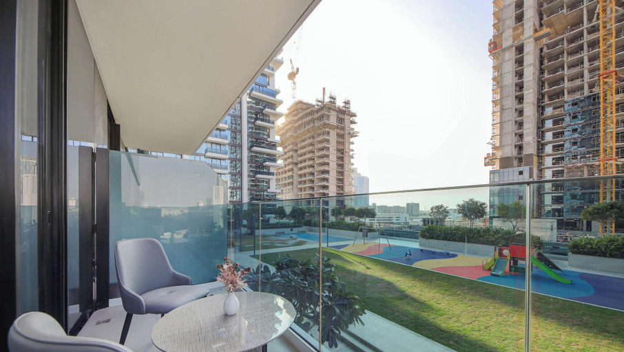 Property grounds 2, Manzil - Luxury 1BR with Rooftop Pool, Dubai