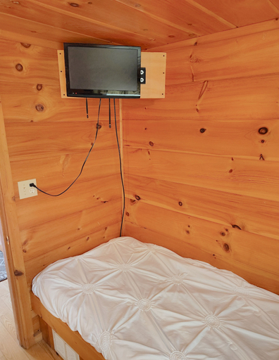 Room 3, Pittsburgh Roaring Run RV Resort, Westmoreland