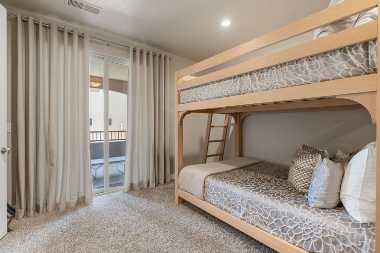 Bedroom 3, Coral Escape by RedAwning, Washington