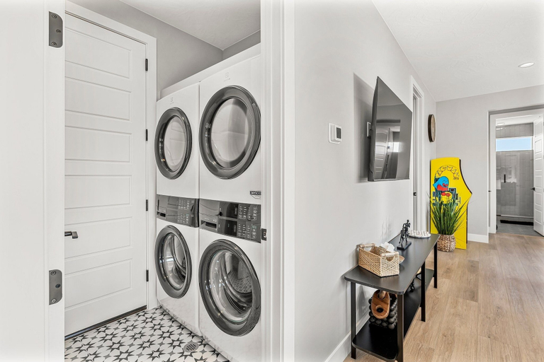 Interior 2, Slickrock Shore 8 Bedroom Townhouse, Washington
