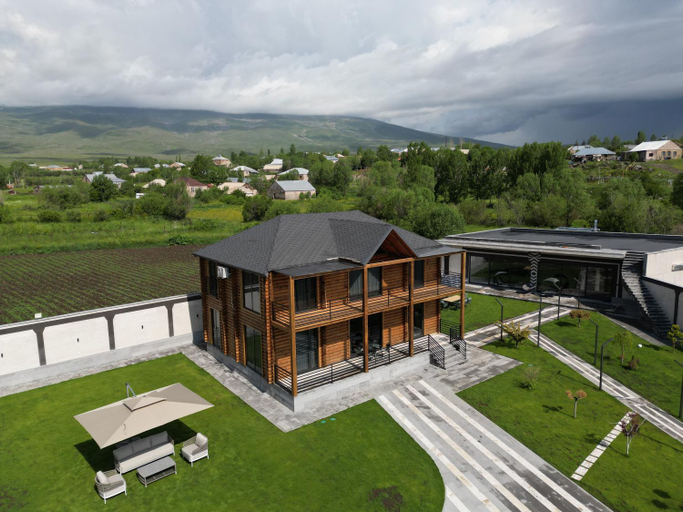 Exterior view 3, Homma Aparan