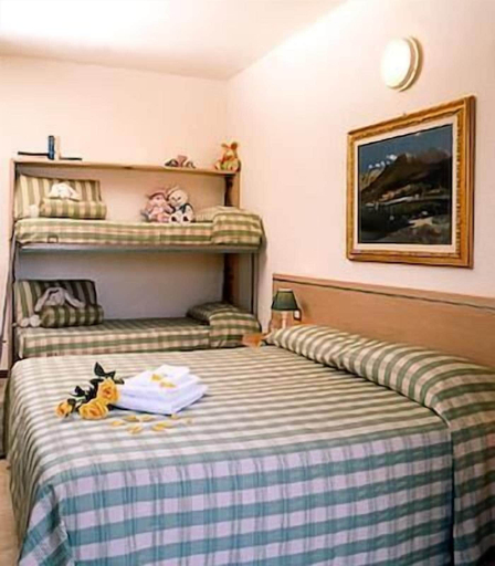 Bedroom 3, Residence Spiaggia D'Oro, Brescia