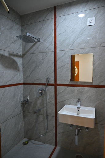 Bathroom 2, HOTEL GREENLAND INN HAMPI, Bellary