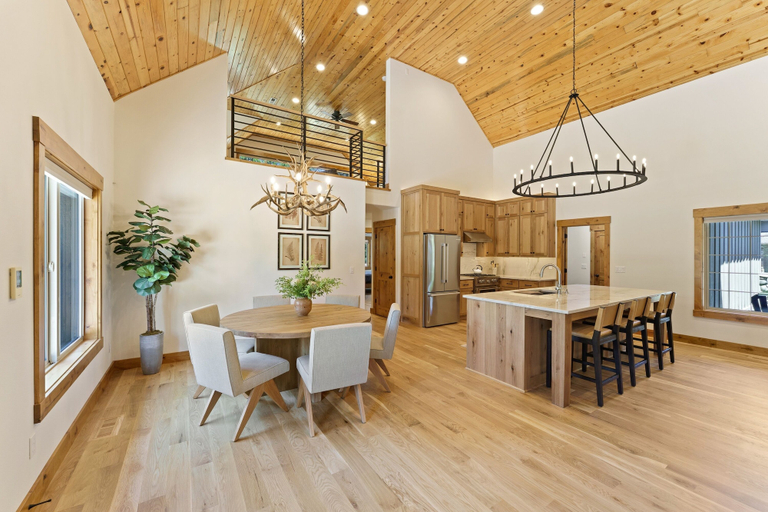 Dining 5, 4 Catkin 4 Bedroom Home, Deschutes