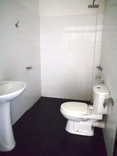 Bathroom 4, Hotel City Esala, Dambulla