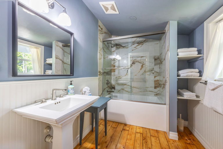Bathroom 3, Grandview 3 Bedroom Home by RedAwning, Klickitat