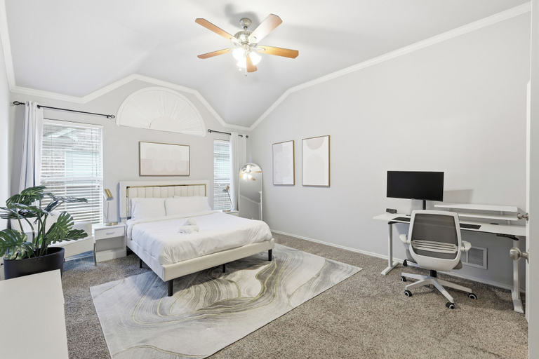Room 5, Lux Cozy 5B2B Home for Families, Collin
