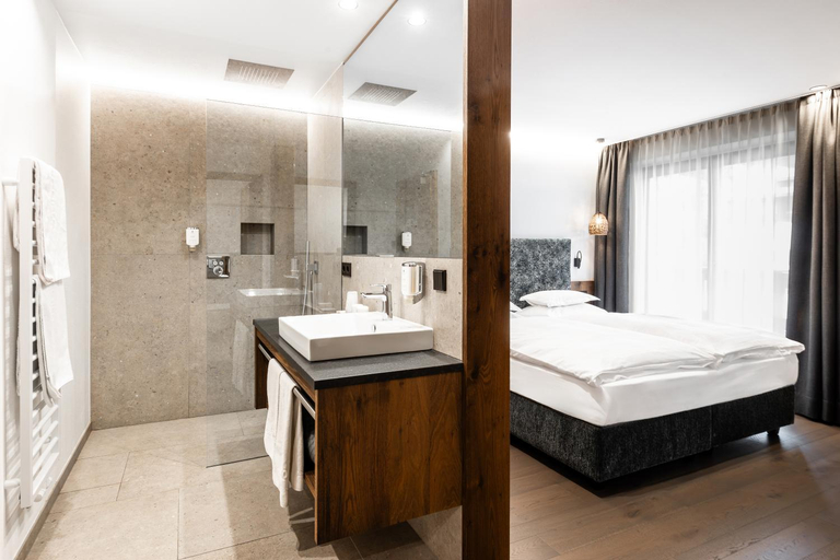 Bedroom 2, Hotel Hell, Bolzano