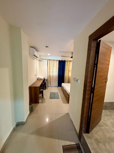 Others 4, Hotel Shri Ganga, Garhwal