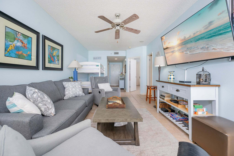 Living area 4, Phoenix Viii 8705 1 Bedroom Condo, Baldwin