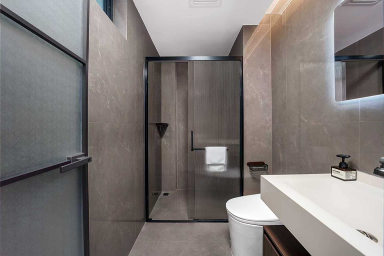 Bathroom 2, Mountain Breeze, Dali Bai