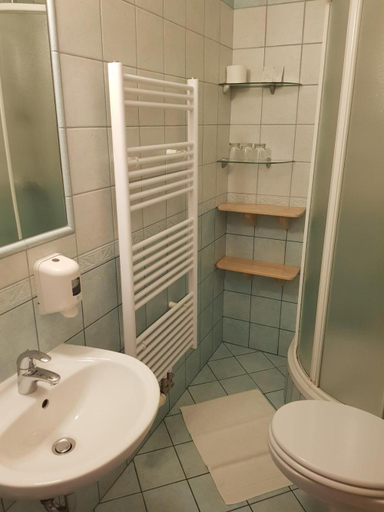 Bathroom, B&B Bau Maribor 3-star No Air Conditioning, Maribor