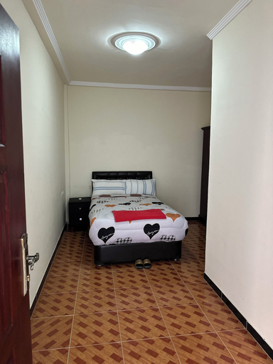 Room 5, Safe Land Guest House, Debubawi