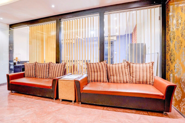 Reception 4, Townhouse Oak Titvala Railway Junction Formerly Sai Dhan Residency, Thane