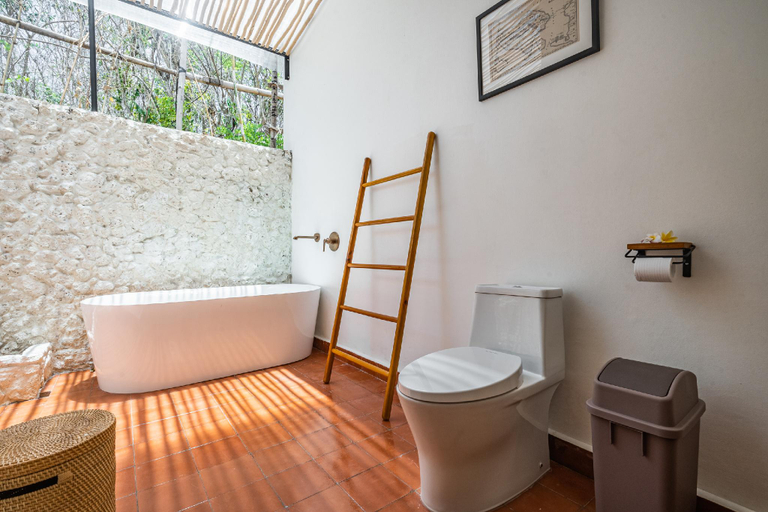 Bathroom 2, Villa Bhoemi Nusa Penida, Klungkung
