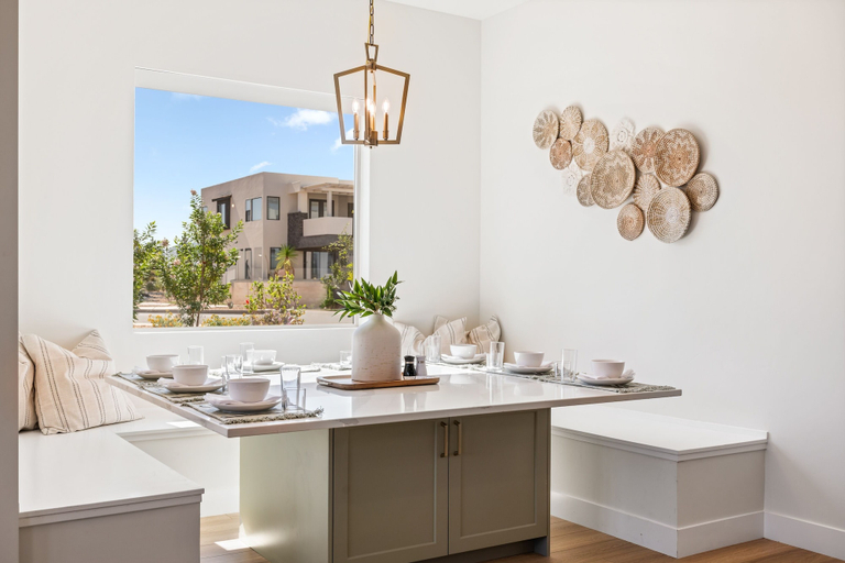 Dining 5, Green Acres 8 Bedroom Townhouse, Washington