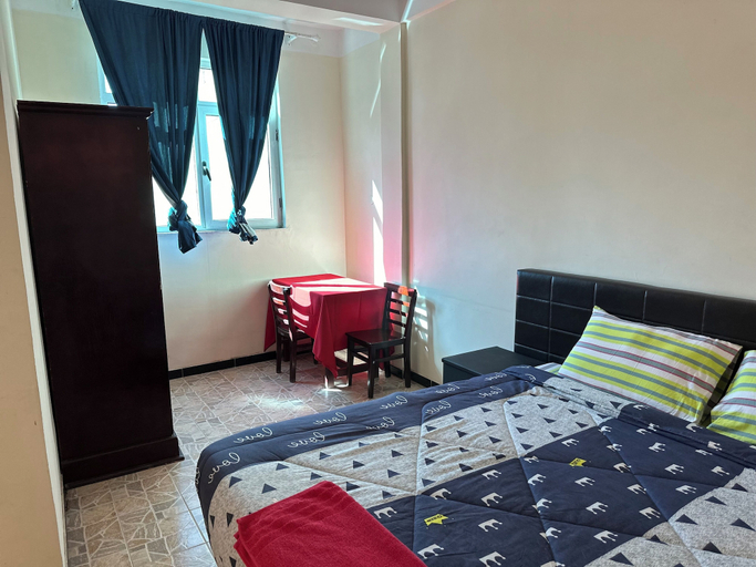Room 4, Safe Land Guest House, Debubawi