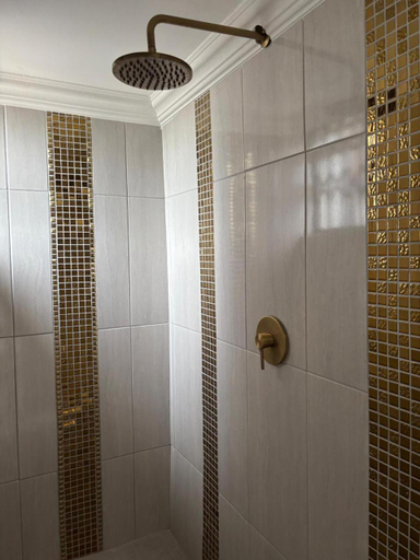 Bathroom 3, The Throne, City of Johannesburg
