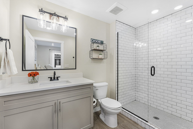 Bathroom 3, Here Comes The Sun 3 Bedroom Condo, Washington