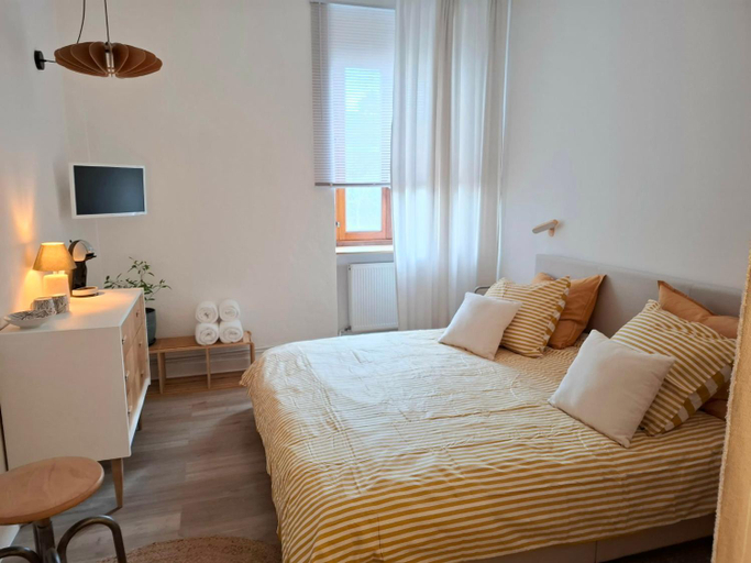 Bedroom 2, Mas Notre-Dame, Adults only, situation ideale, grand jardin paisible, Ardèche