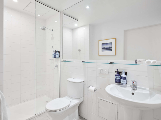 Bathroom 3, Novotel St Kilda, Melbourne