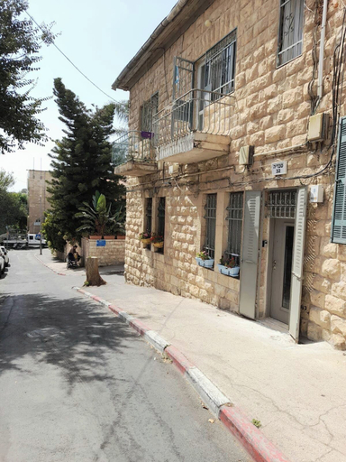 Exterior, tveria 32