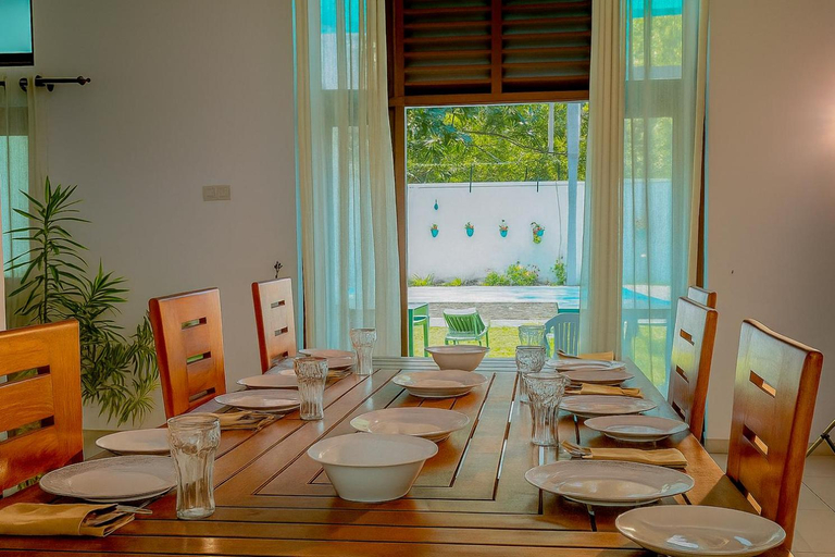 Food & Drinks 5, Harris Villa, Hikkaduwa