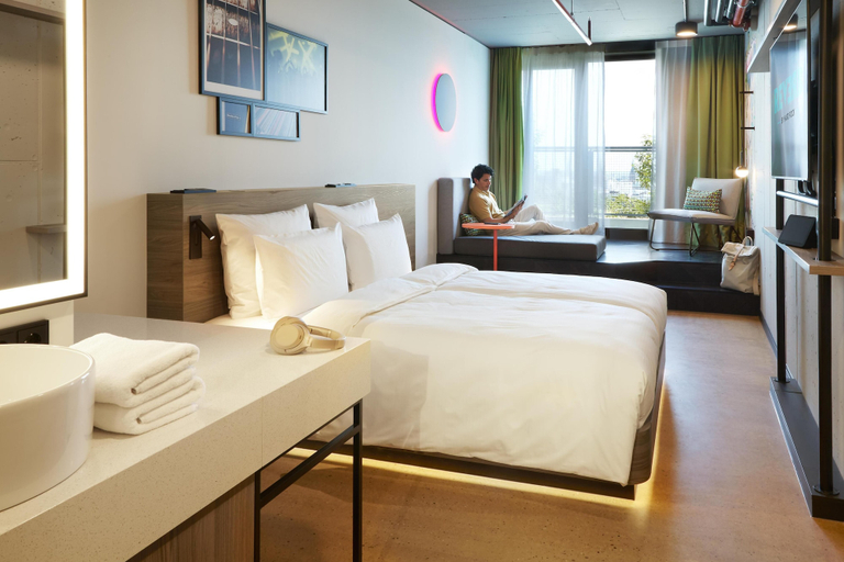 Bedroom 3, REVERB by HardRock Hamburg, Hamburg