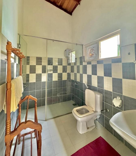 Bathroom 4, Hanthana Villa, K.F.G. & G. Korale