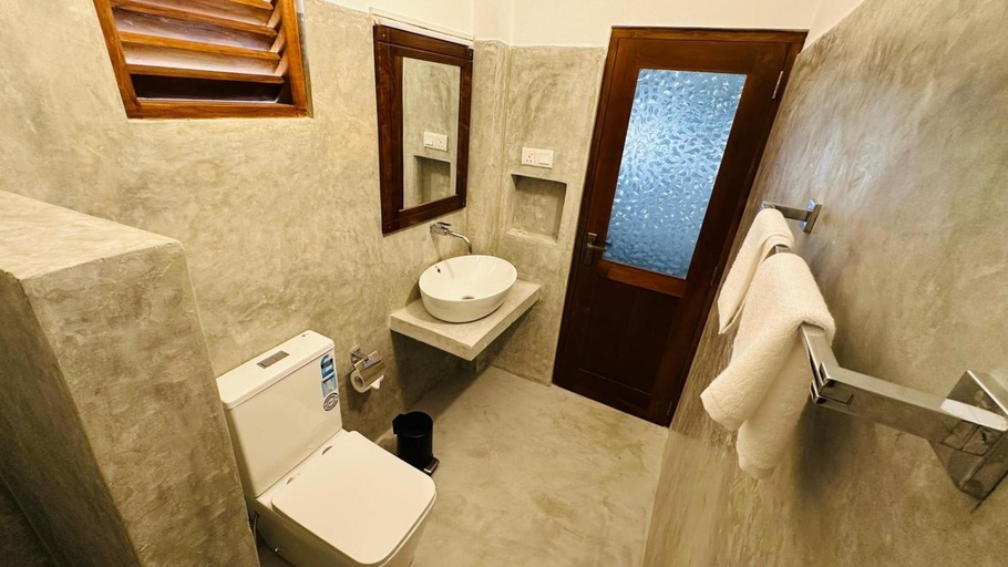 Bathroom 5, Royal Sea Wind Hotel, Matara Four Gravets