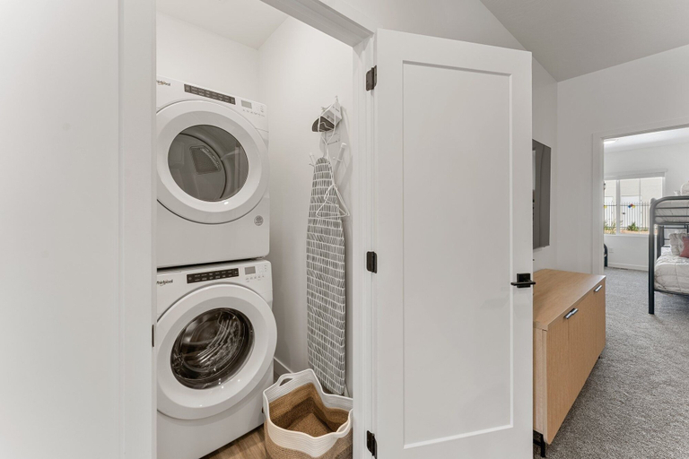 Interior 3, Long Valley Leisure 4 Bedroom Townhouse, Washington