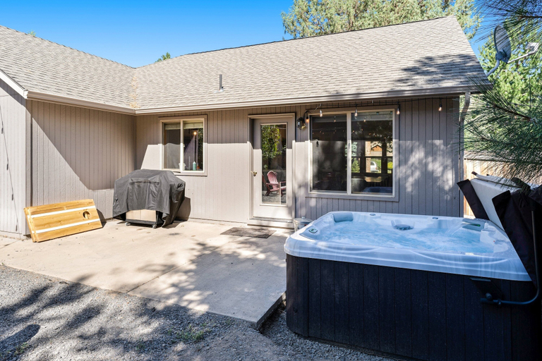 Terrace/patio, Quail Covey 3 Bedroom Home by RedAwning, Deschutes