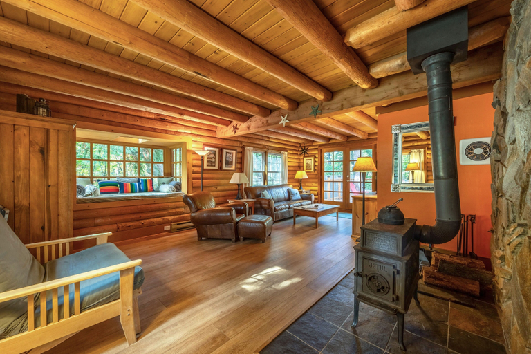 Interior 4, Pet-Friendly Baja Norte Home with Xbox and Board Game by RedAwning, Hood River