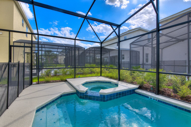 Outdoor pool 2, Oasis Private Ensuite Room Shared Home, Osceola